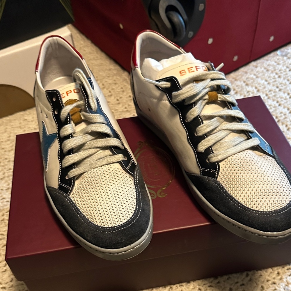 Stylish White and Blue Men's Sneakers